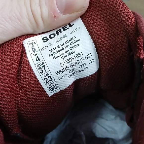 Sorel NWT Burgandy Out N About Slip on Wedge shoes 6 Waterproof - Picture 5 of 8